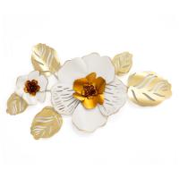 Dekoruese metalike muri me lule ngjyre e bardhe dhe bronz 82x46x5cm