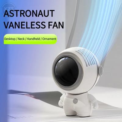 Freskuese ne forme astronauti