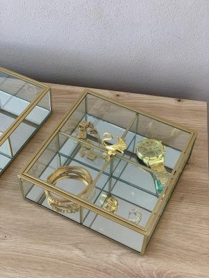 Organizuese për bizhuteri me flamingo, xham + metalike gold