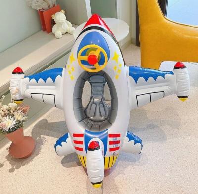 Komardare ne forme aeroplani 
