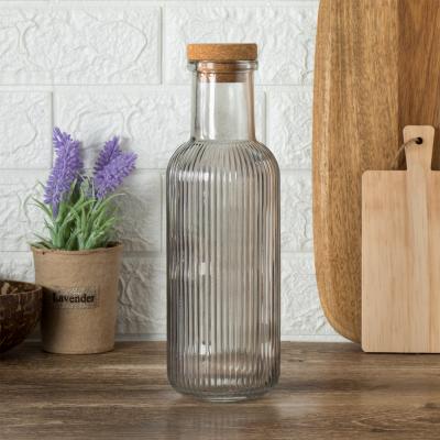 Shishe uji qelqi transparente gri me vija dhe kapak bambuje 1L